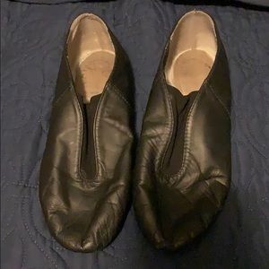 Black jazz shoes